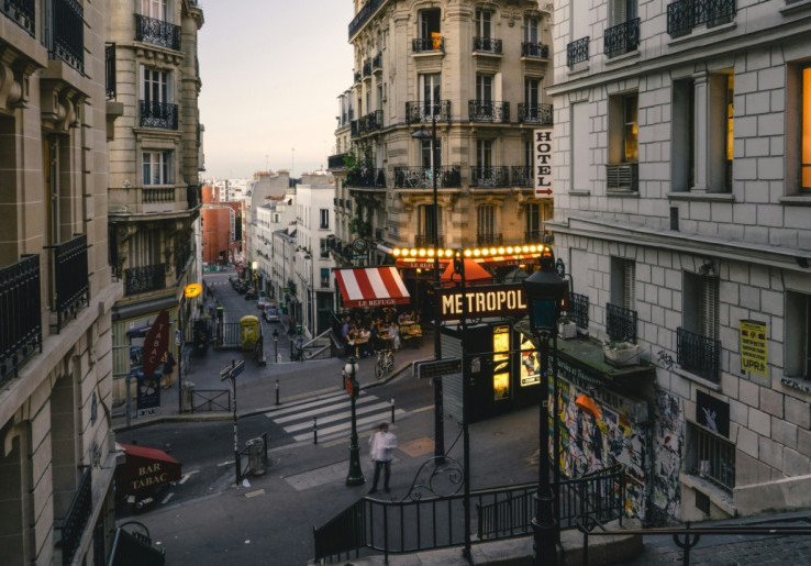 Serasa di Paris atau Prague, Berikut Contoh 5 Prompt AI untuk Gaya Foto Kota Tua Eropa
