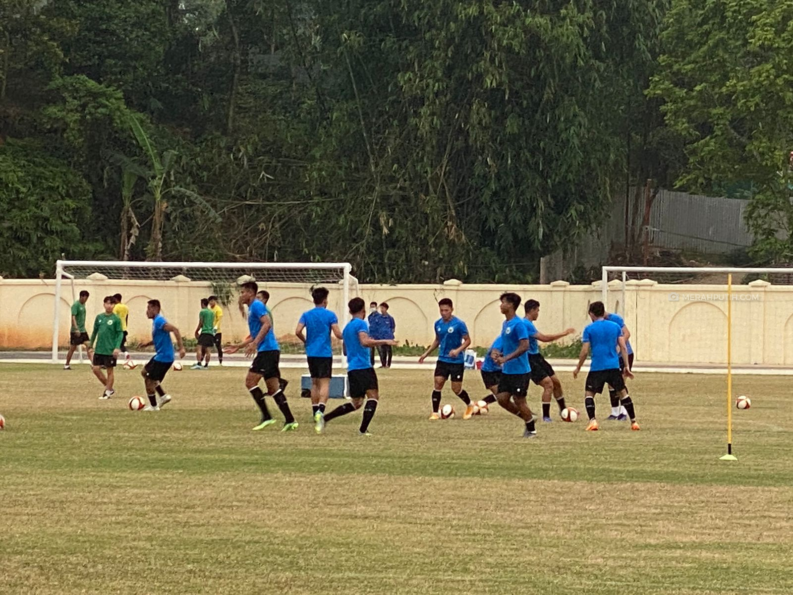 Kritik Lapangan Latihan SEA Games 2021, Shin Tae-yong: Tak Cocok untuk Sepak Bola Modern