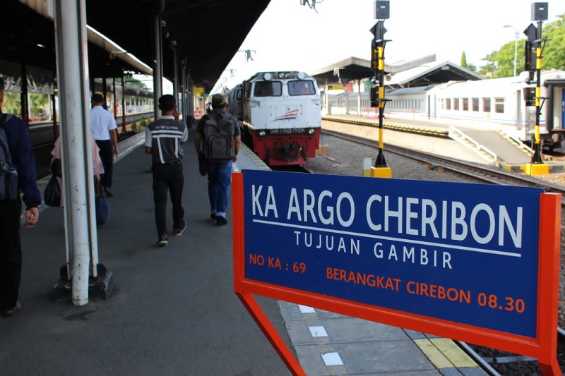 PT KAI Keluarkan Aturan Anyar Syarat Naik Kereta Jarak Jauh
