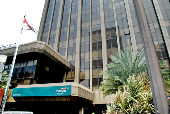 Gedung Bank Mandiri Syariah.