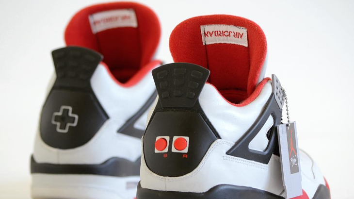 Kehadiran tombol Nintendo pada Sneakers Air Jordan Bangkitkan Memori 90-an