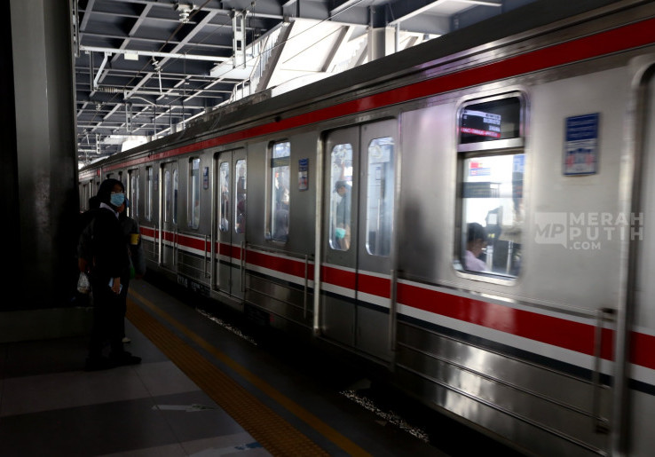 KRL Tujuan Tanah Abang Tertahan, Sejumlah Perjalanan Hanya Sampai Stasiun Palmerah