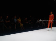 Refleksi Gaya Perempuan Berpakaian di Jakarta Fashion Week 2018
