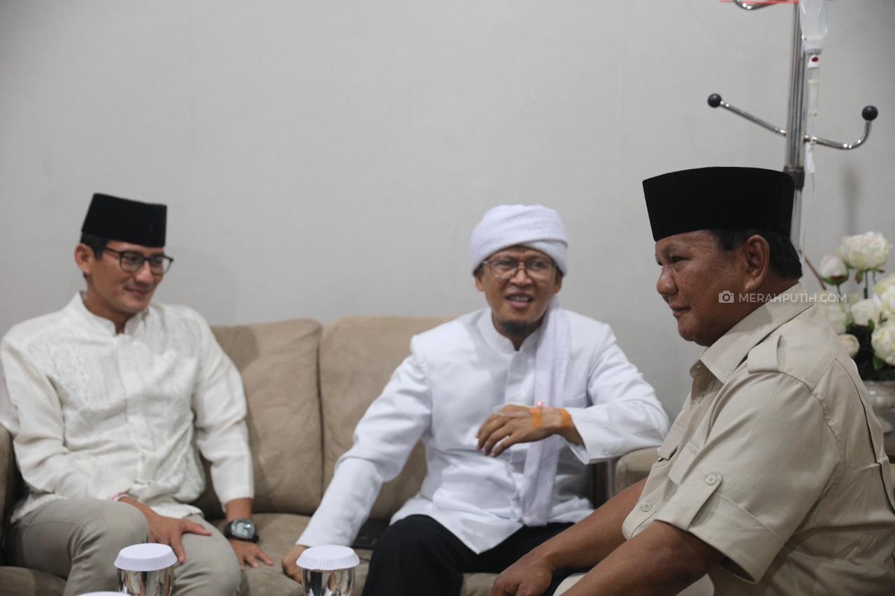 Prabowo-Sandi bersama Aa Gym