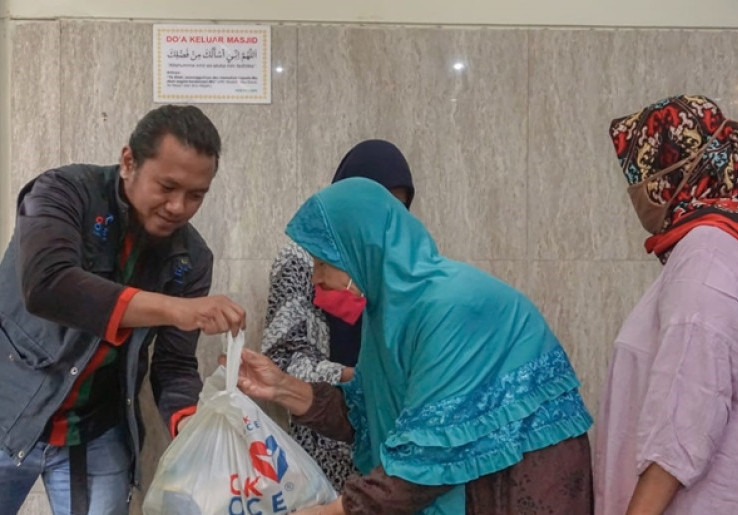 OK OCE Gelar Bazaar Sembako Murah demi Pulihkan Ekonomi Masyarakat