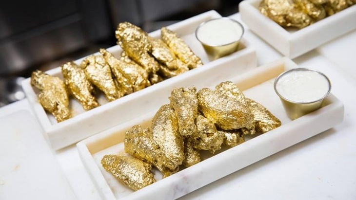 'Chicken Wings' Berlapis Emas 24 Karat, Cara Makannya Gimana Ya?