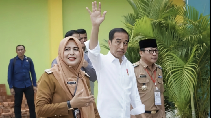 Singgung Pak Lurah, Hasto Akui Ada Lobi ke PDIP agar Jokowi Bisa 3 Periode