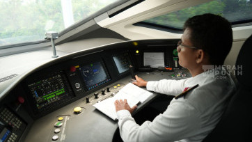 Keren SDM Indonesia Jadi Masinis Perjalanan Kereta Cepat Whoosh 