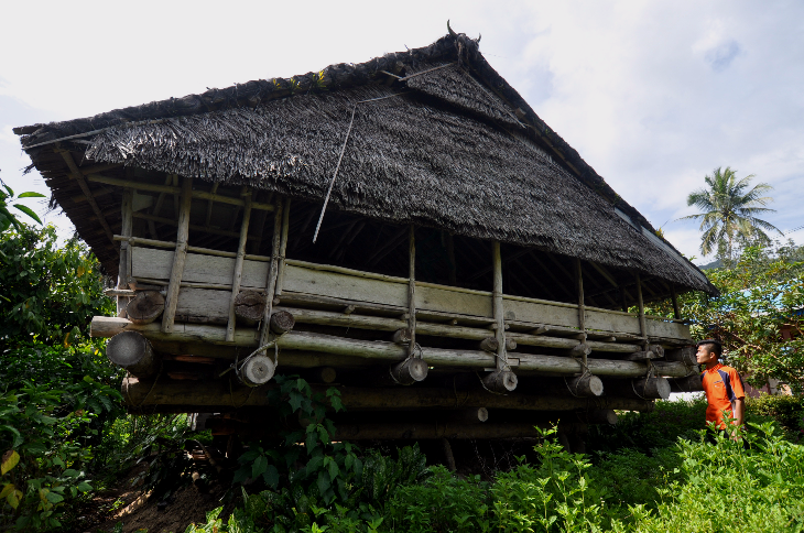 Menyingkap Sejarah Mistis Rumah Adat Lobo di Masa Lalu