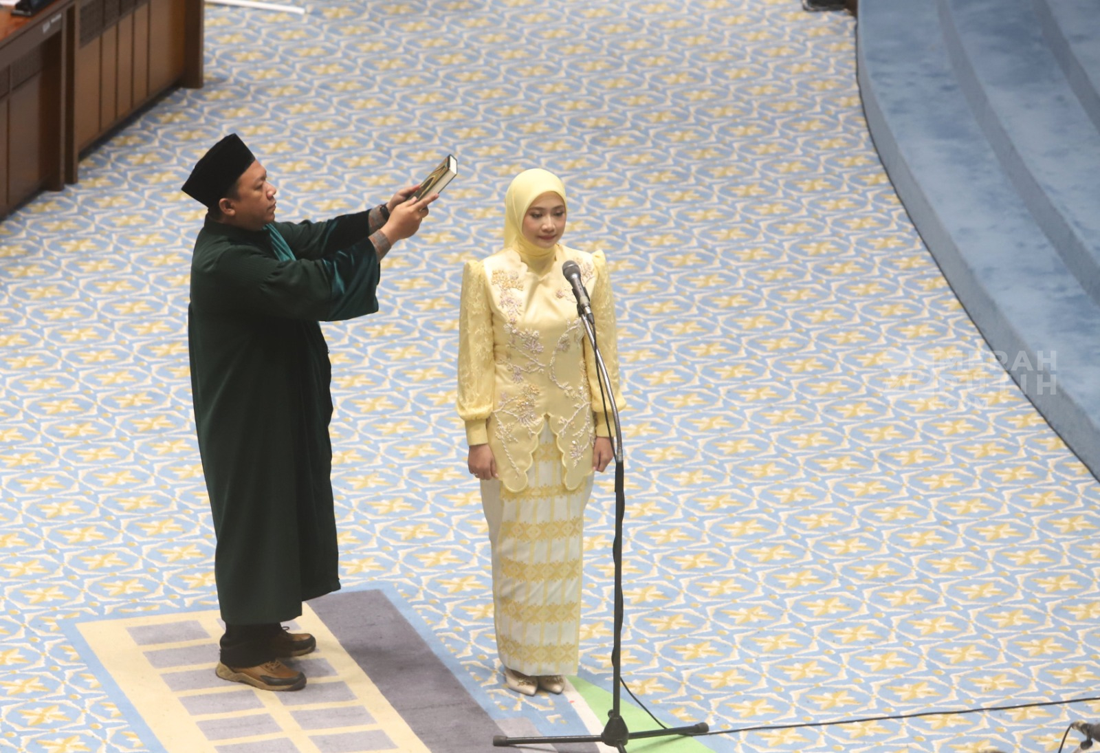 Adela Kanasya Adies Ambil Sumpah PAW DPR, Lanjutkan Kursi Sang Ayah Adies Kadir