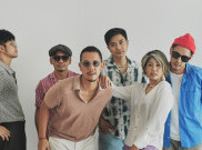 MALIQ & D'Essentials Kejutkan Penggemar dengan 'Senja Tuduh Pelita - Unplugged'