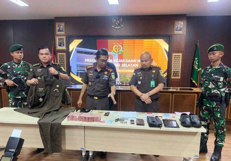 Modal Pistol & Seragam, Jaksa Gadungan Tangsel Tipu Rp 310 Juta Ternyata Pernah Mengabdi di Kejaksaan