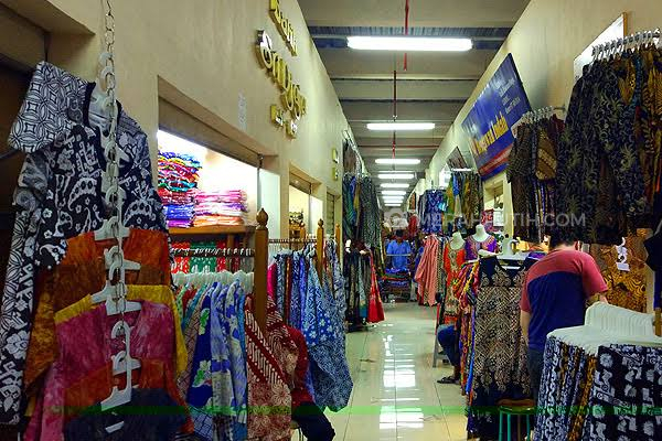 Pandemi Corona Belum Berakhir, Omset Penjualan Batik di Pasar Klewer Solo Turun Drastis