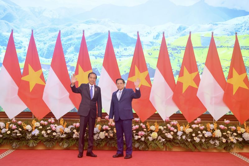 Jokowi Targetkan Perdagangan Dengan Vietnam Capai USD 15 Miliar