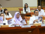Komisi III DPR Terima Keluarga ABK Fandi Ramadhan dan Keluarga Radiet Ardiansyah Lombok