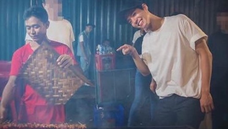 (Foto 3) Sate yang menjadi makanan salah satu aktor Korea, Park Go Bum. Foto by ig mecimapro