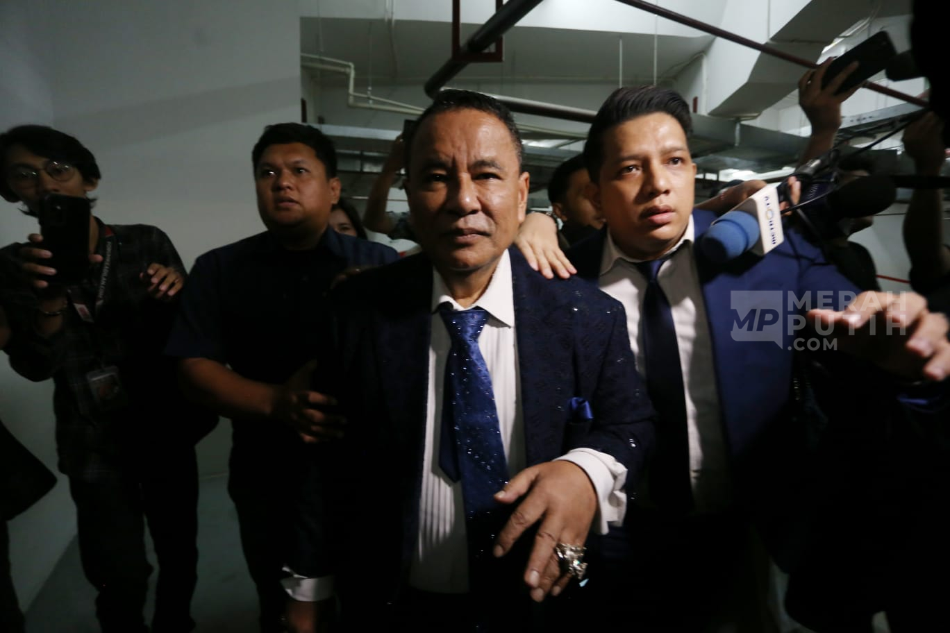 Datangi Kejagung, Hotman Paris Hutapea Beri Sinyal Dampingi Eks Jampidsus Febrie Adriansyah