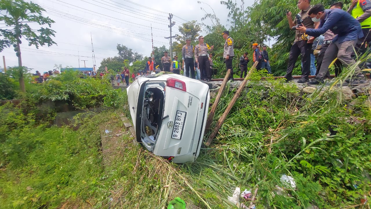 KA Batara Kresna Tabrak Mobil di Sukoharjo, 4 Pemudik Asal Jakarta Meninggal