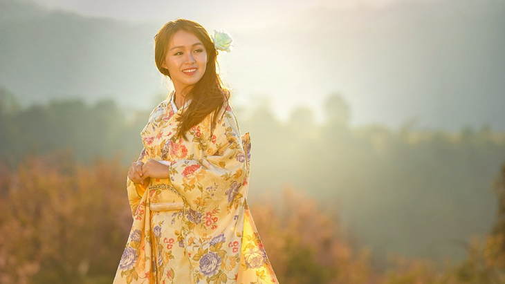 Asian girl. (Pixabay/ sasint)