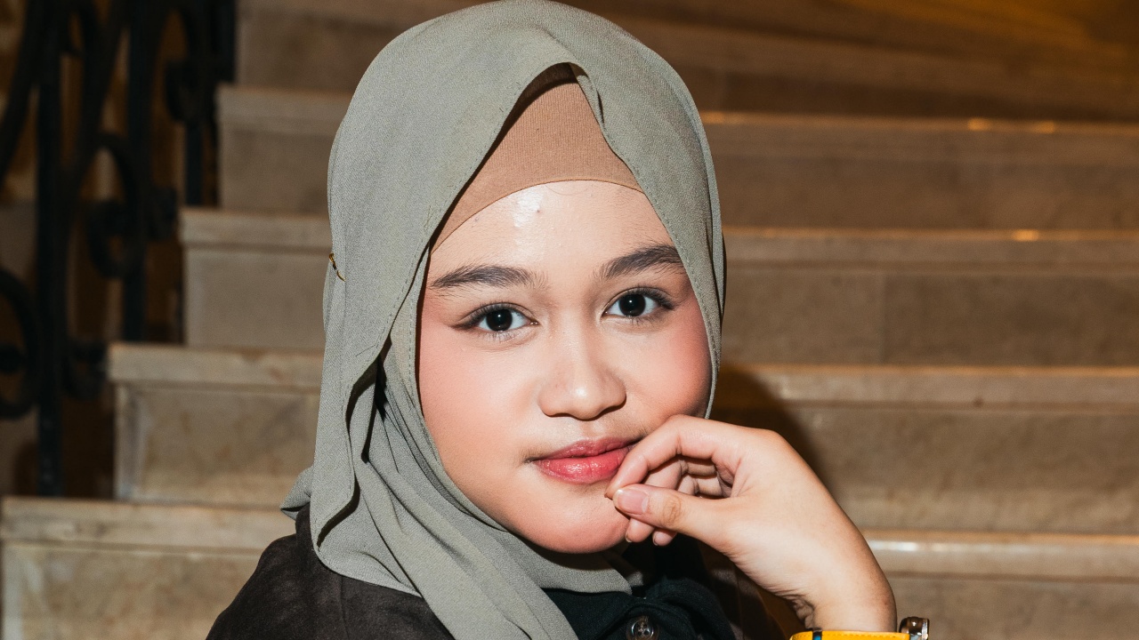 'Nanti Aku Cerita' Jadi Karya Perdana Malika, Kisahkan Kasih Anak kepada Ayah