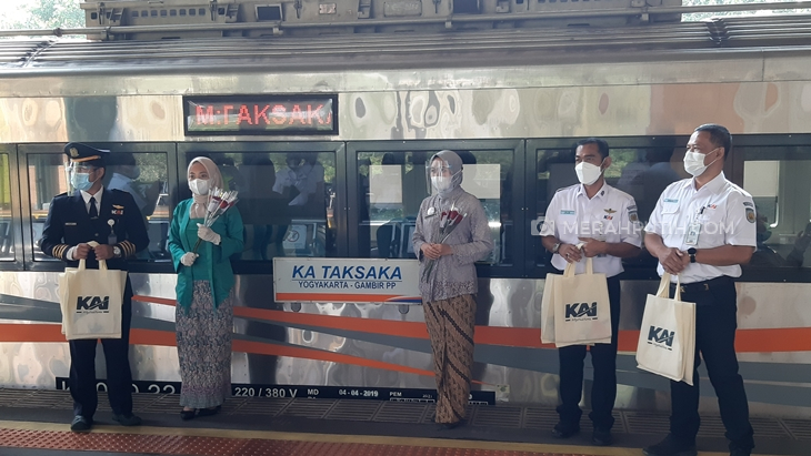 PT KAI Daop 1 Jakarta memperingati Hari Kartini yang dirayakan setiap tanggal 21 April. (Foto: MP/Kanugrahan)