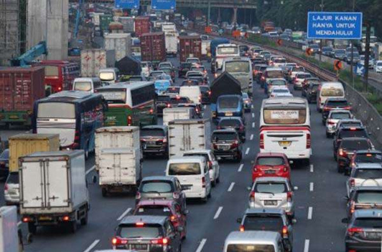 Siapkan Jalur Alternatif, Tol Jakarta-Cikampek Diprediksi Macet Parah