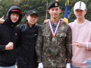 Anggota 2PM Kunjungi Taecyeon di Upacara Penyelesaian Pelatihan Militer