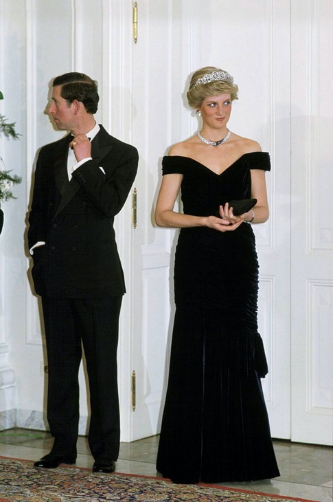 Pangeran Charles dan Putri Diana. (Foto: Harper's Bazaar) 