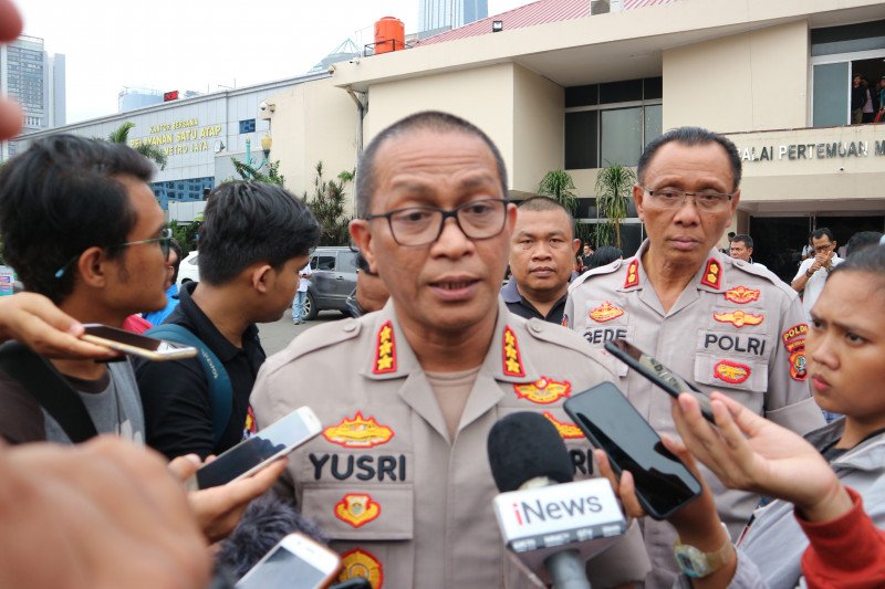 Polda Metro Belum Terima Laporan Pembakaran Bendera PDIP