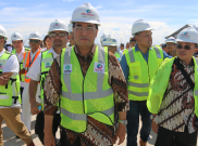 Jelang Natal-Tahun Baru, Menhub Budi Karya Periksa Kelaikan Kendaraan