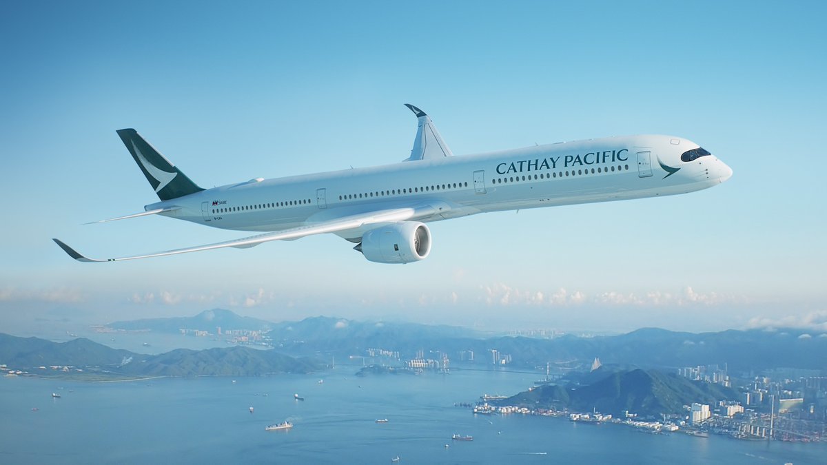 Pesawat Cathay Pacific Dikarantina di Surabaya