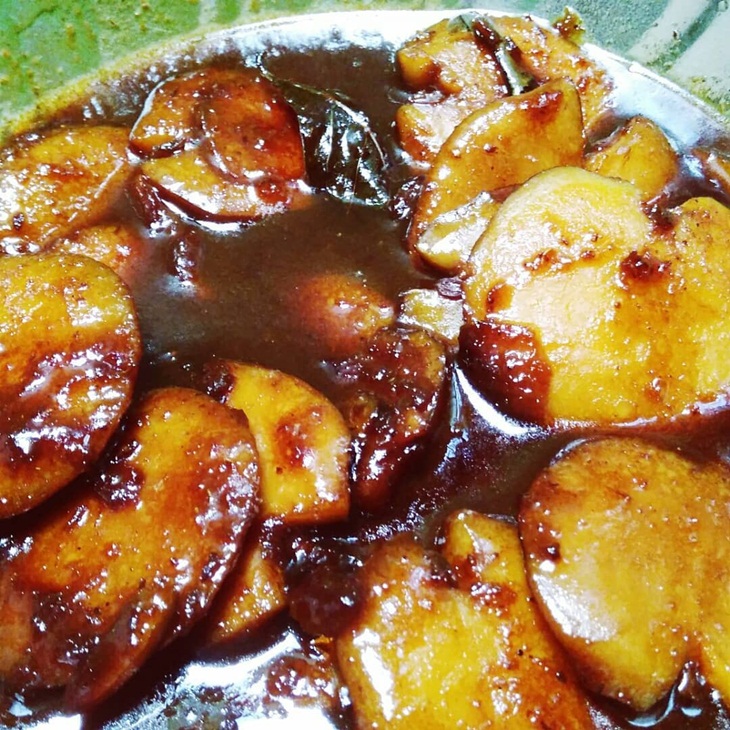 Semur jengkol khas Betawi. (Foto: instagram.com/warungrinjani)
