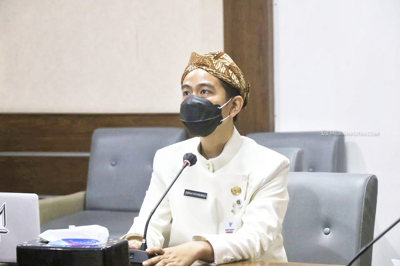 Gibran bakal Karantina Warga yang Nekat Mudik ke Solo