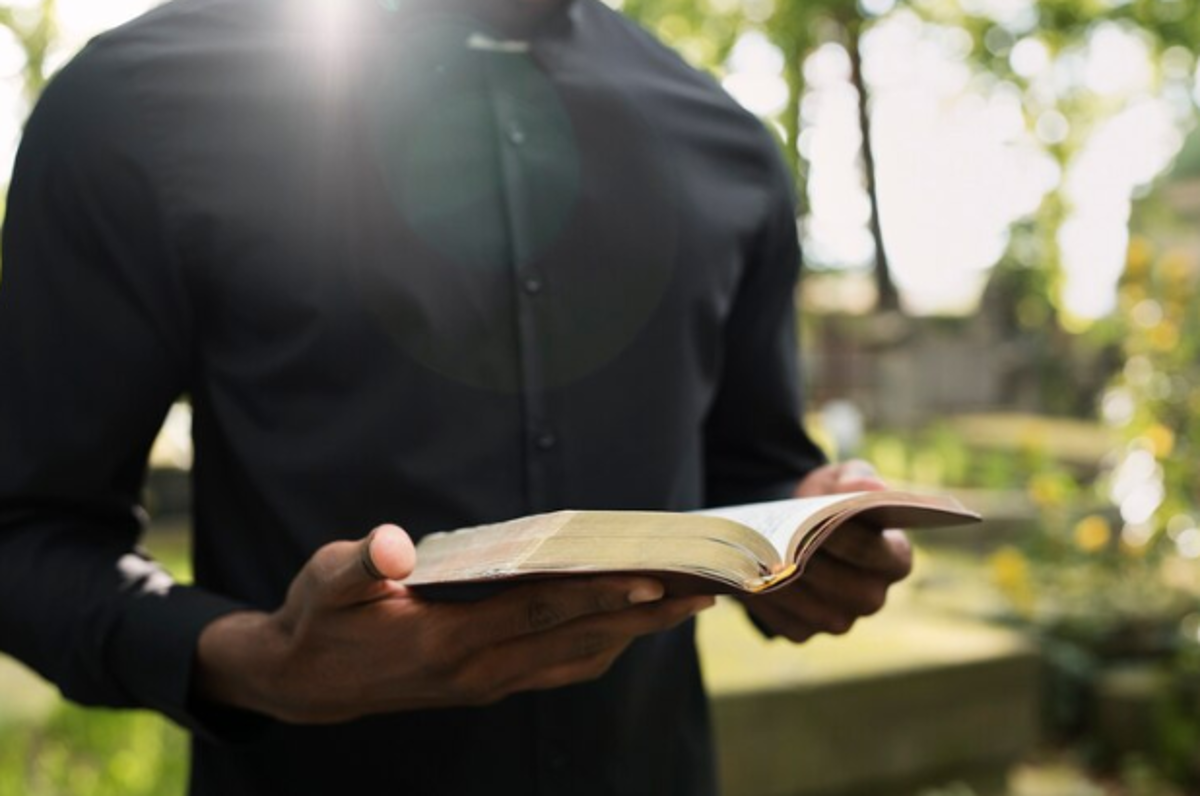 Makna Lirik Lagu Tak Selalu Tuhan Menjawab Doa - GSJS Worship