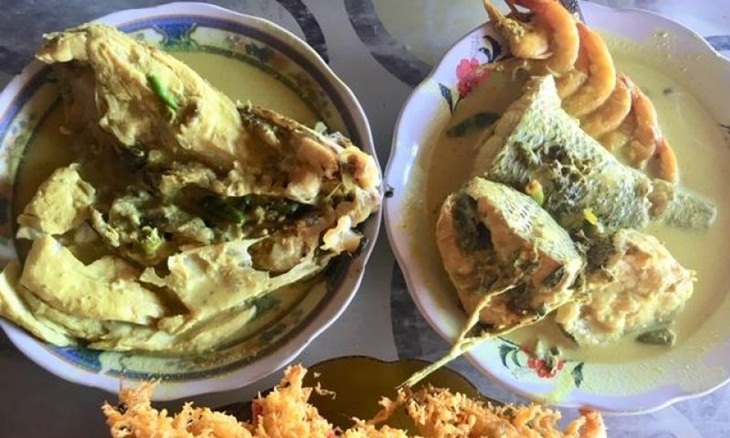 Gulai kapala kakap Pondok Nasi Ana. (Foto: arahdestinasi.com)
