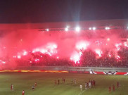  Puluhan Suporter Persis Diamankan Usai Pesta Flare di Stadion Manahan