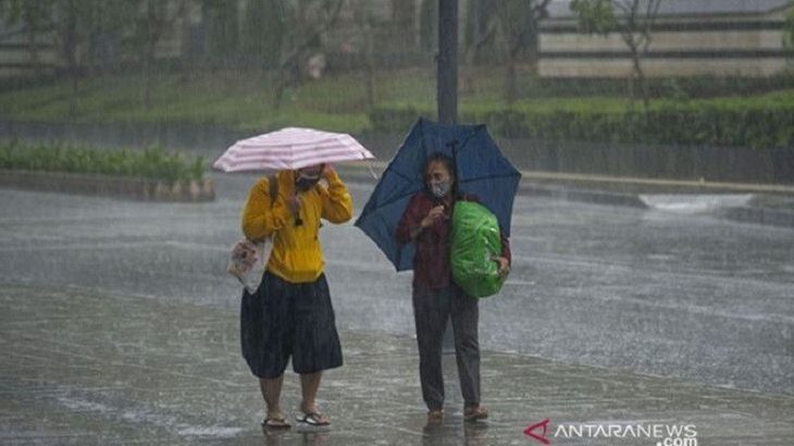 Cuaca Jakarta Cerah Sepanjang Pagi, Hujan pada Siang Hari