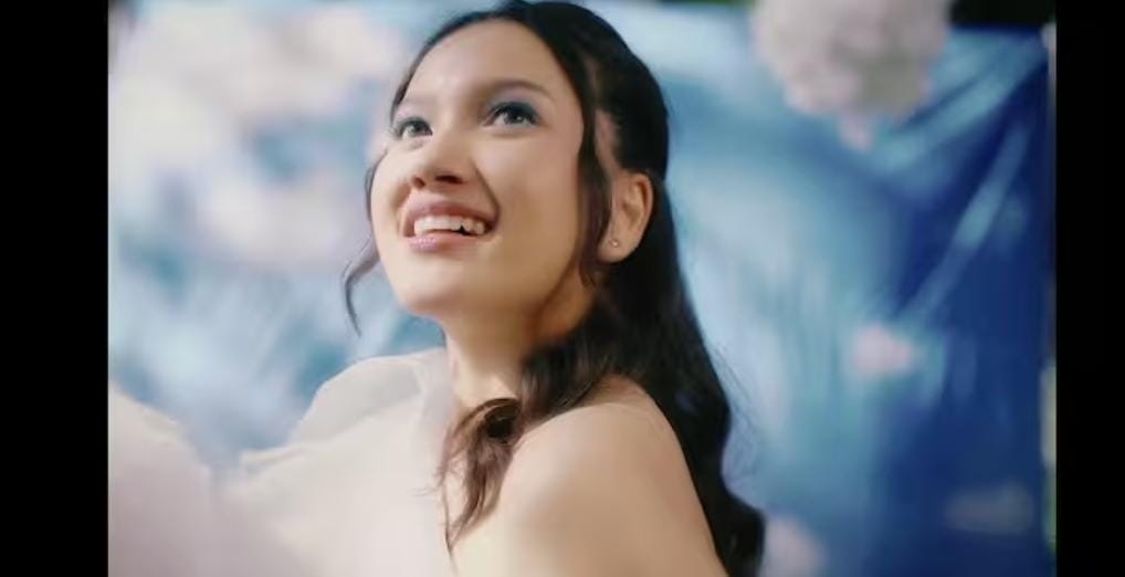 Lagu 'Apa Salahnya' dari Rara Sudirman, Liriknya Ceritakan Kisah Rambut Keriting di Masa Kecil