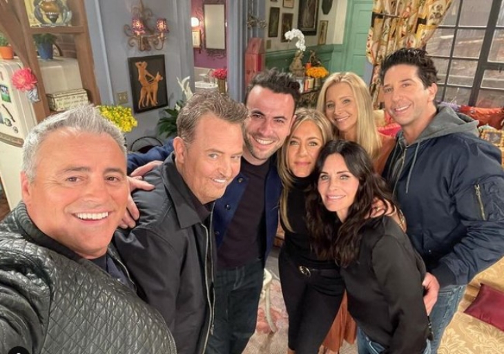Jennifer Aniston Absen Emmy Awards 2021, Ini Alasannya