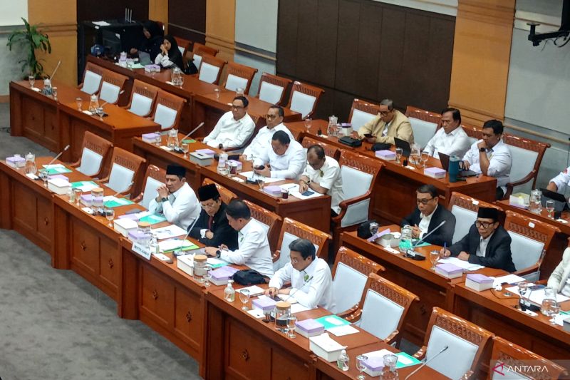 Intrupsi Selly Berujung Rapat Komisi VIII-Menag Bahas Biaya Haji 2025 Ditunda