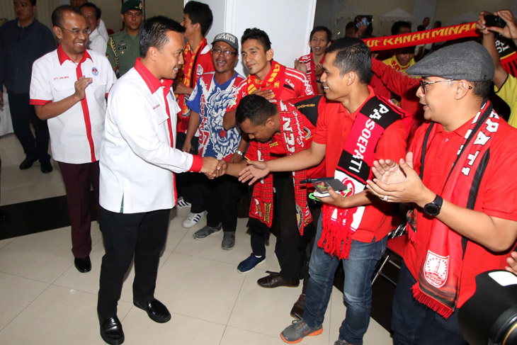 Menpora Minta Yel-Yel Rasis Segera Dihentikan