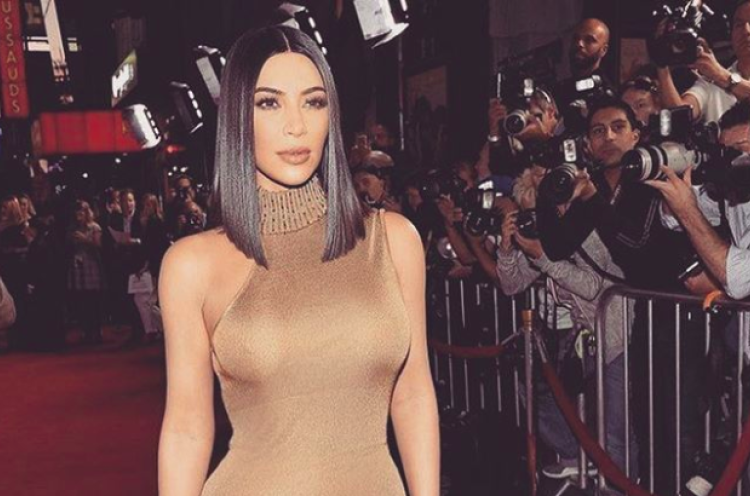 Kim Kardashian Dihujat Karena Tampil Jadi Bunda Maria