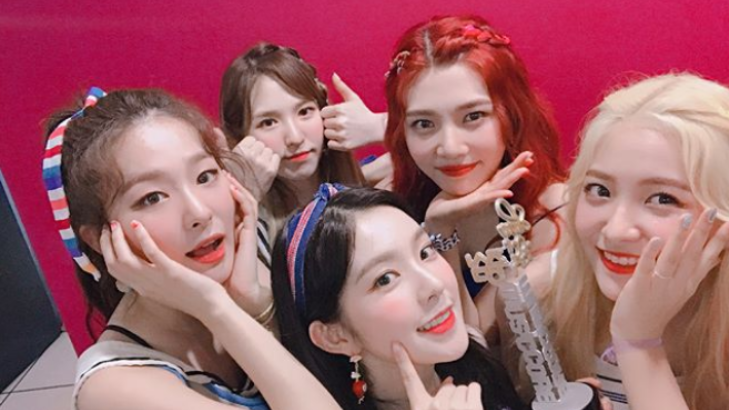 Red Velvet Suguhkan Kengerian di Video Klip 'Peek-A-Boo'