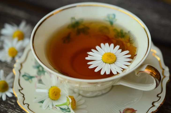 Teh chamomile. (Foto: Pixabay/congerdesign)