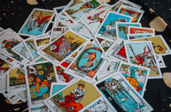 Ramalan Zodiak Tarot Hari Ini 15 Oktober 2026