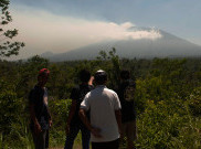 Gubernur Bali Minta Media Tak Berlebihan Beritakan Status Gunung Agung