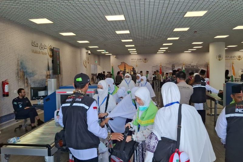 Kloter Pertama Jemaah Haji Tiba di Madinah, Pakai Fast Track Tidak Perlu Antre di Bandara