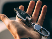 Solusi Menyalakan Mesin Mobil Keyless ketika Baterai Remote Habis