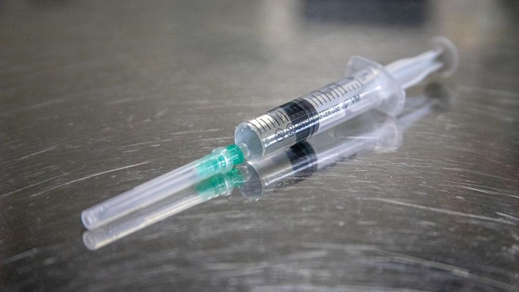 Buktikan Cintanya, Gadis ini Suntikkan Dirinya dengan Darah Pacar yang Positif HIV