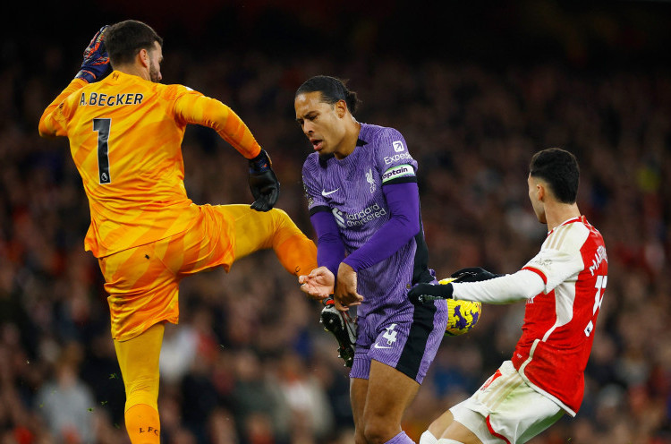 Komentari Performa Buruk Liverpool, Eks Manchester United Sasar Virgil Van Dijk